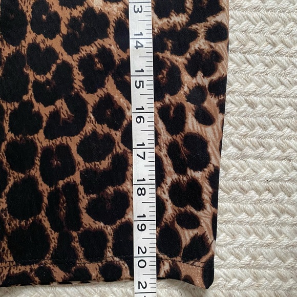 🩵Leopard Print Mini Skirt - Picture 3 of 6